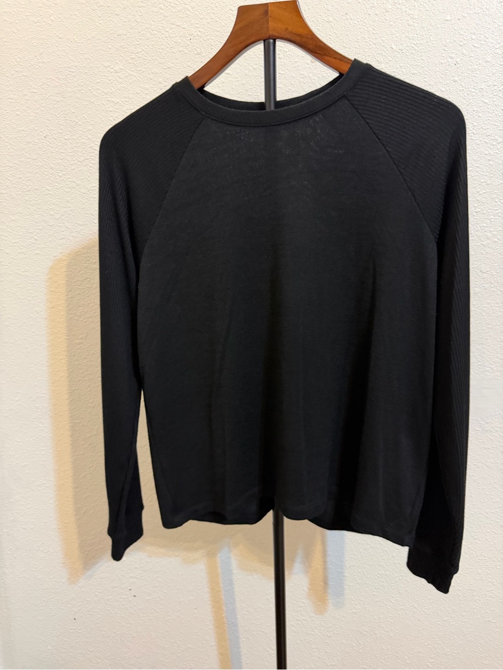 rag & bone Black Long-Sleeve Crewneck knit Top lightweight